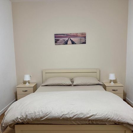 Vivo Apartment Дуррес Екстер'єр фото